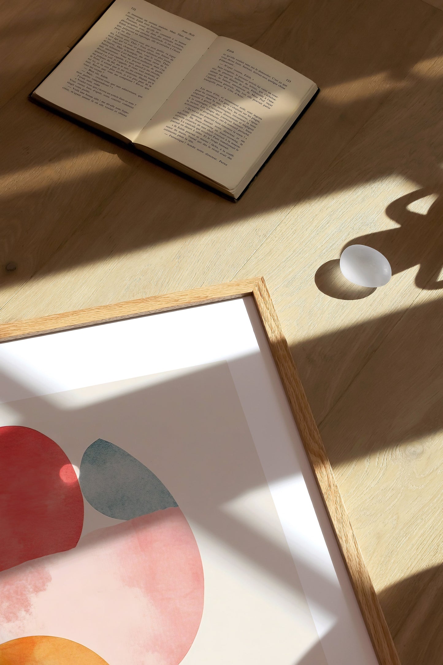Aquarelle Circles on Off-White Background 3