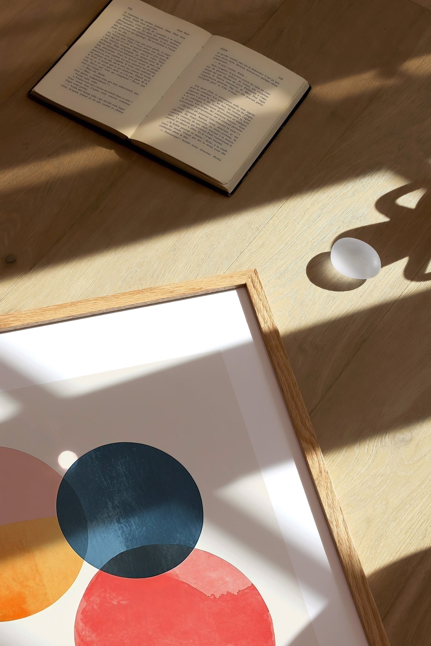 Aquarelle Circles on Off-White Background 4
